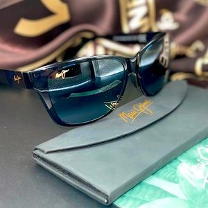 NEW --> Maui Jim Sunglasses ~ Road Trip ~ Black Toroise